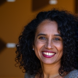 Portrait of Amina Patel, Founder of Serengeti Crafts